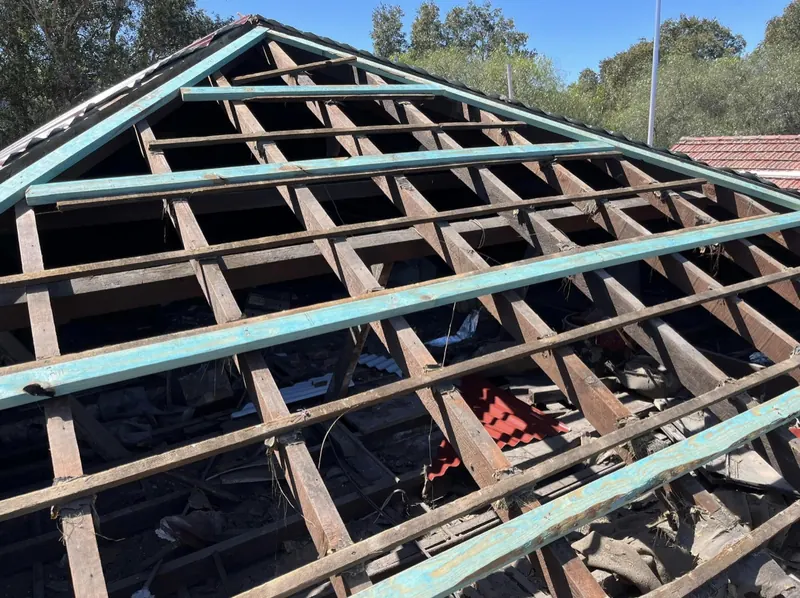 Botany roof repair: old roof stripped to the battens